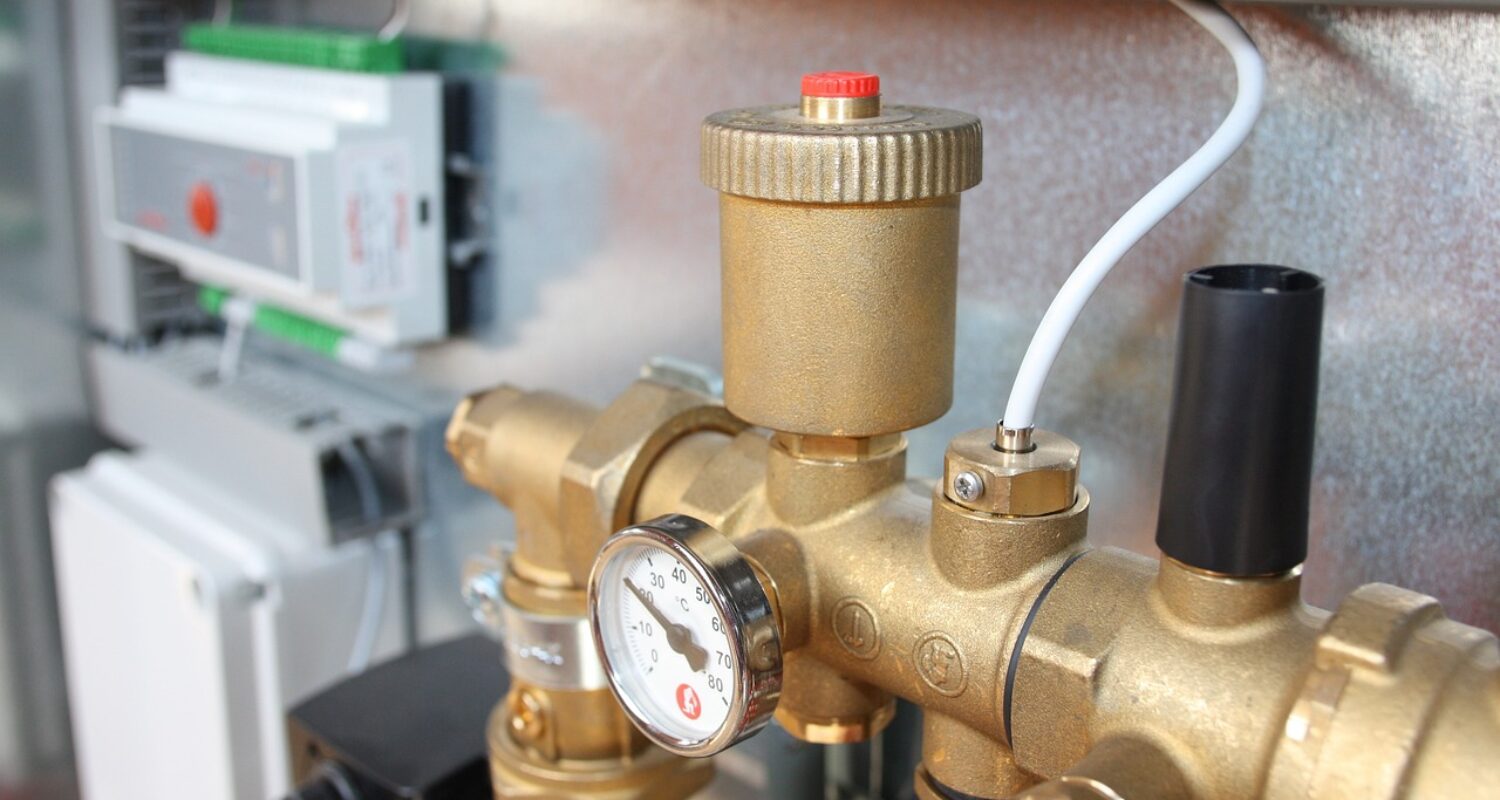 Vue_d_ensemble_complète_de_la_plomberie_pour_les_bâtiments_commerciaux_:_conseils_et_astuces_pour_les_propriétaires_